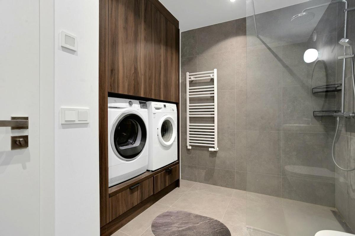 Beautiful In Good Location Apartment *