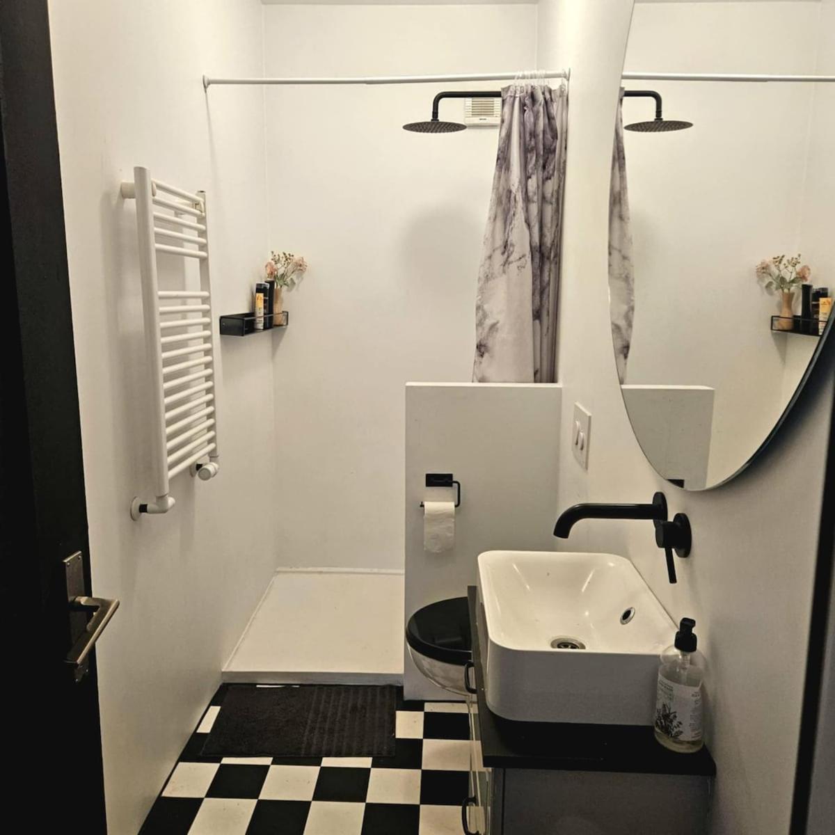 Centrally Located 2 Bedroom And Parking