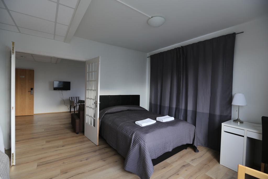 100 Iceland Hotel Reiquiavique