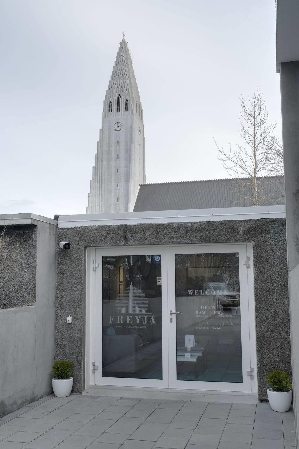 Freyja & 2* Reykjavik