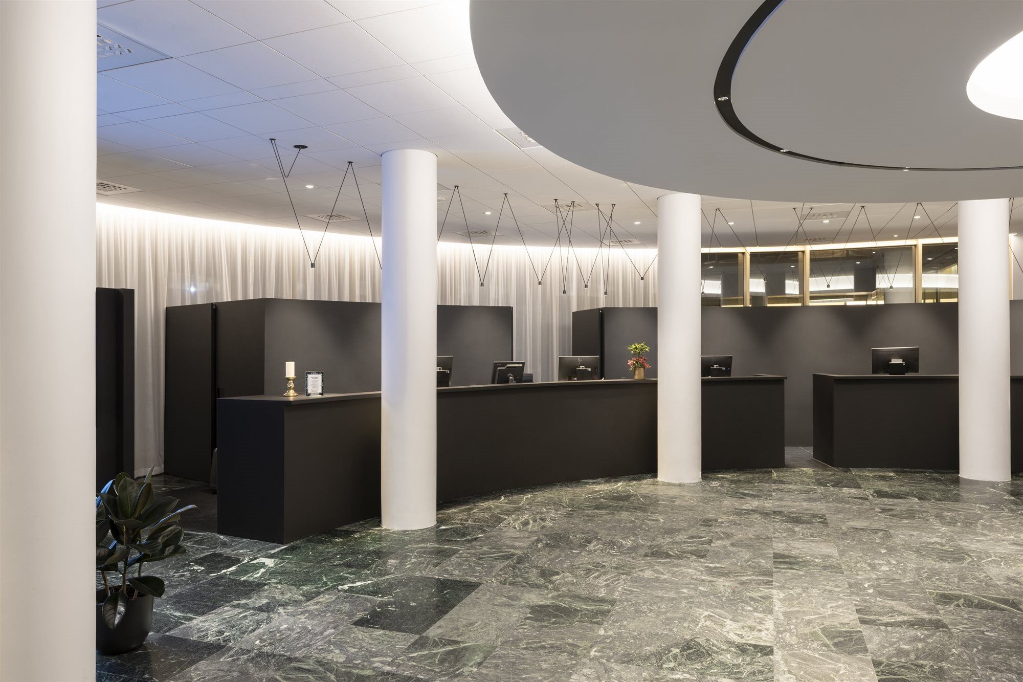 Radisson Blu Saga Hotel, 4*