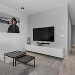 Bríetartún 11