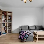 Cozy 1-Bedroom Apartment