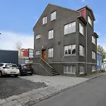 Bright & Cozy Studio Apartment