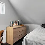 Entire House In A Quite Area