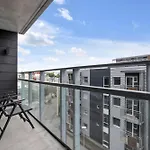 Stylish & Modern 2Br Downtown Apartment