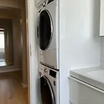 Cozy Apartment Near Downtown