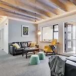 Lækur Hostel