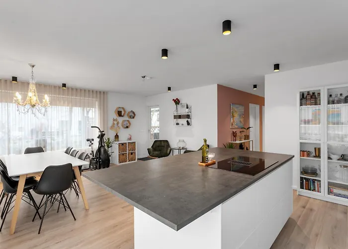 Stylish 3Br Apartment