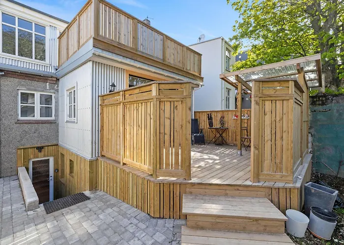 Huge Apartment - Best Location - Large Patio