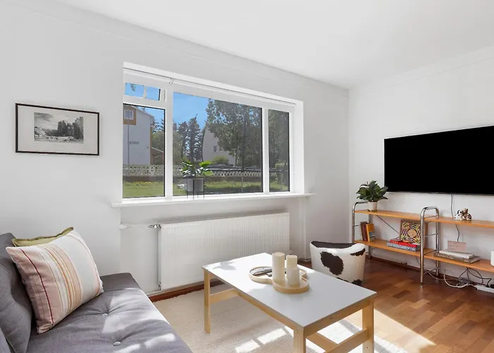 Stylish 2Br Apartment Close To City Center