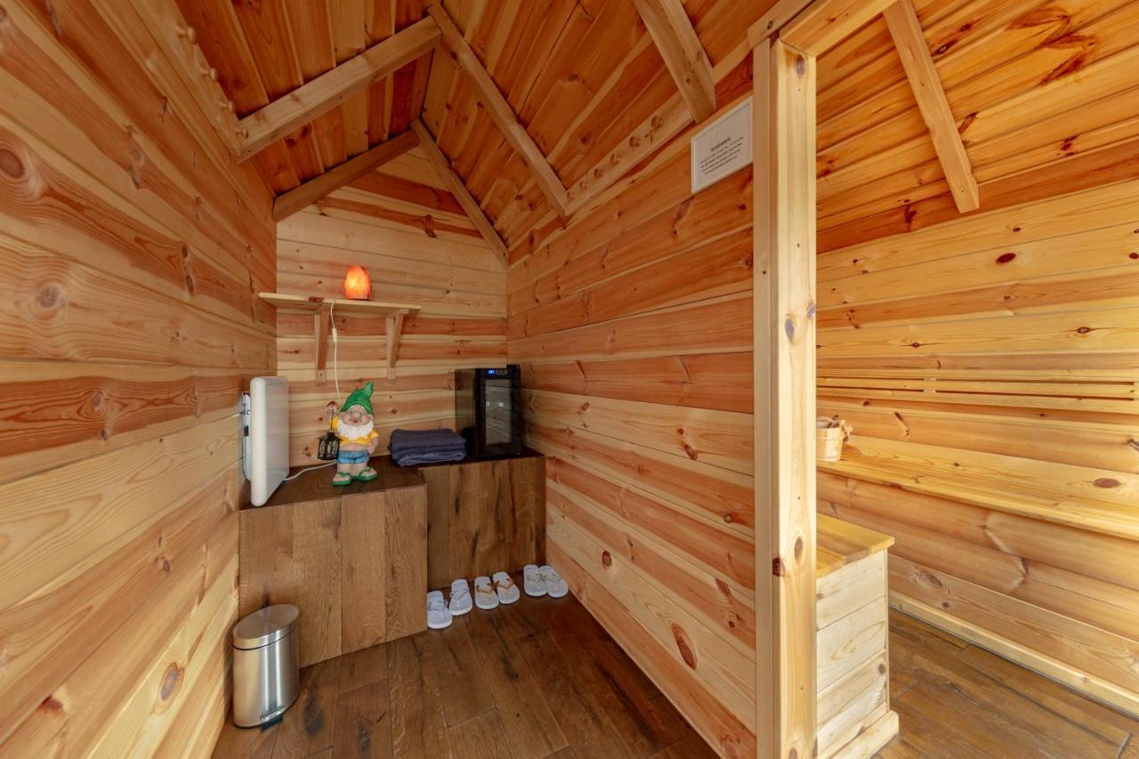 Iceland Sjf Villa, Hot Tub & Outdoor Sauna Amazing Mountains And View Over Pousada *