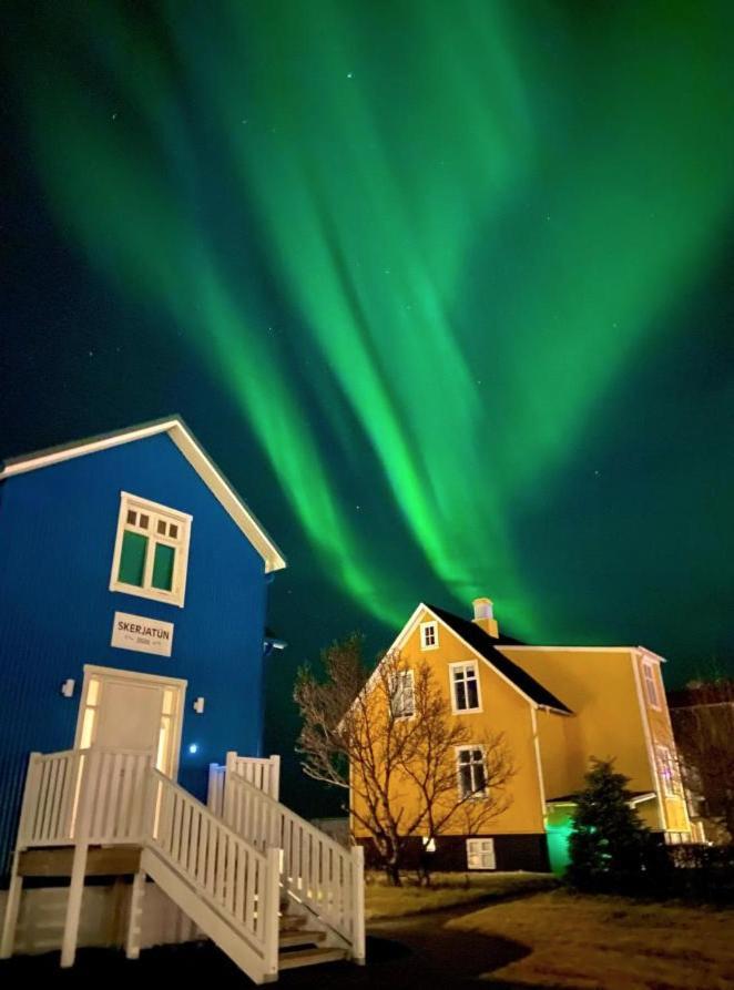 Cozy And Centrally Located In * Reiquiavique