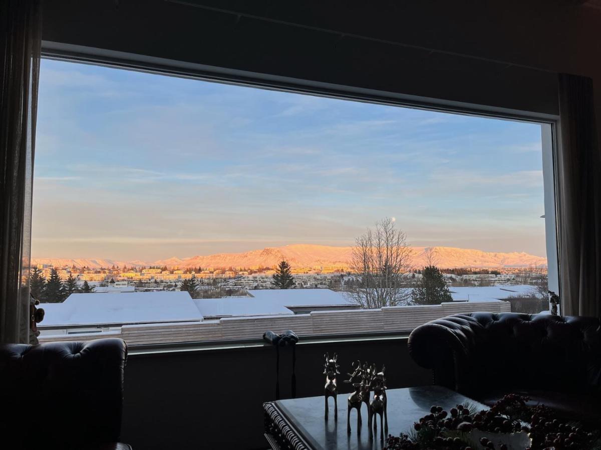 Iceland Sjf Villa, Hot Tub & Outdoor Sauna Amazing Mountains And View Over Pousada *