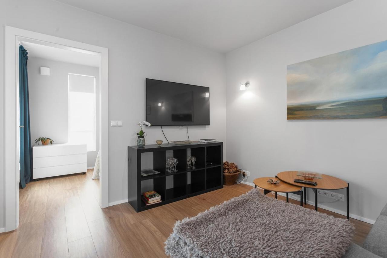 Modern 2br Flat W/ Balcony Apartment Reykjavik