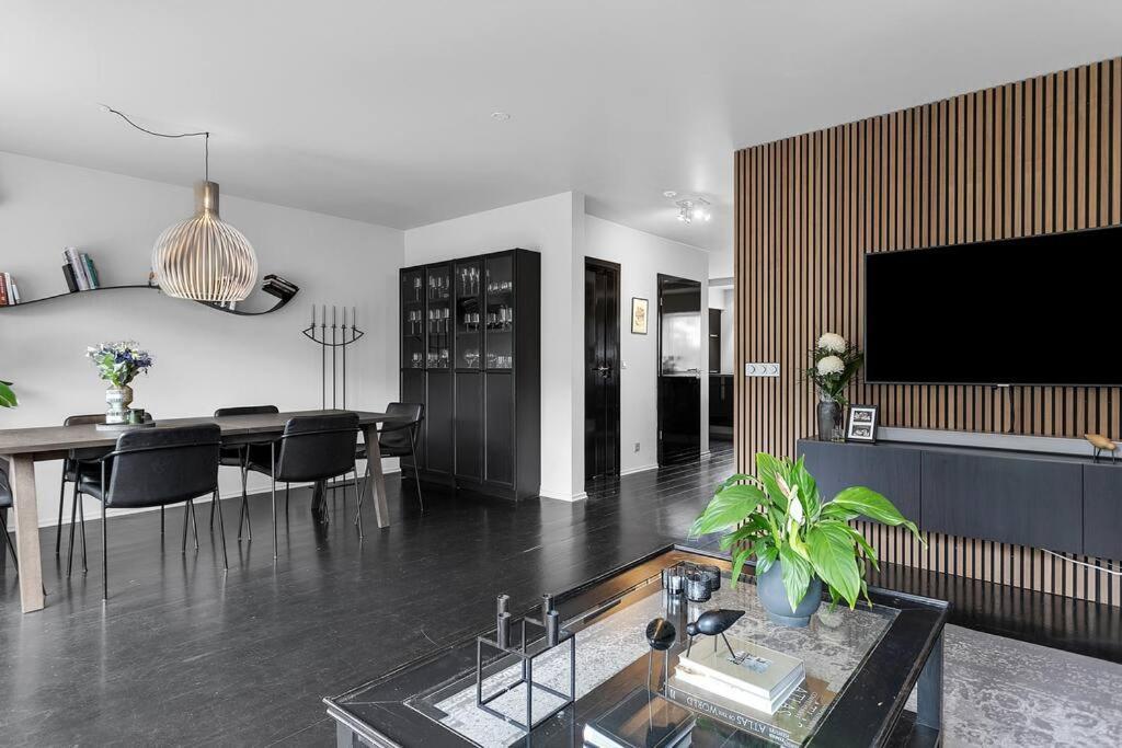Entire House In A Quite Area