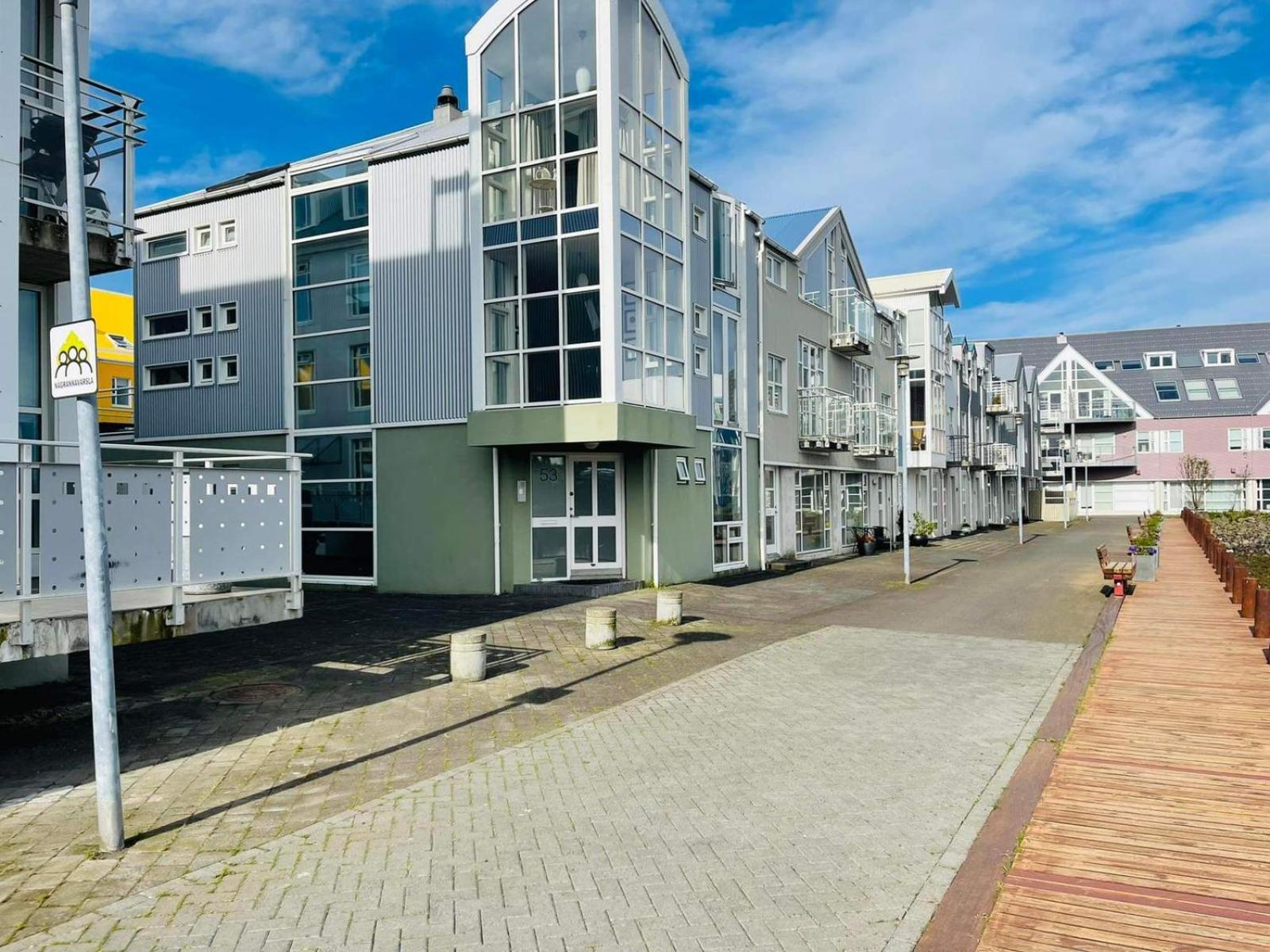 Apartment With Ocean View Reykjavík