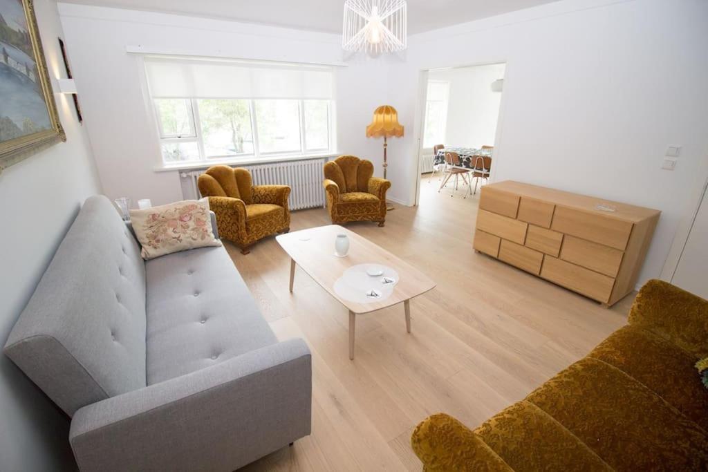 Apartment Sunny Family Reykjavík