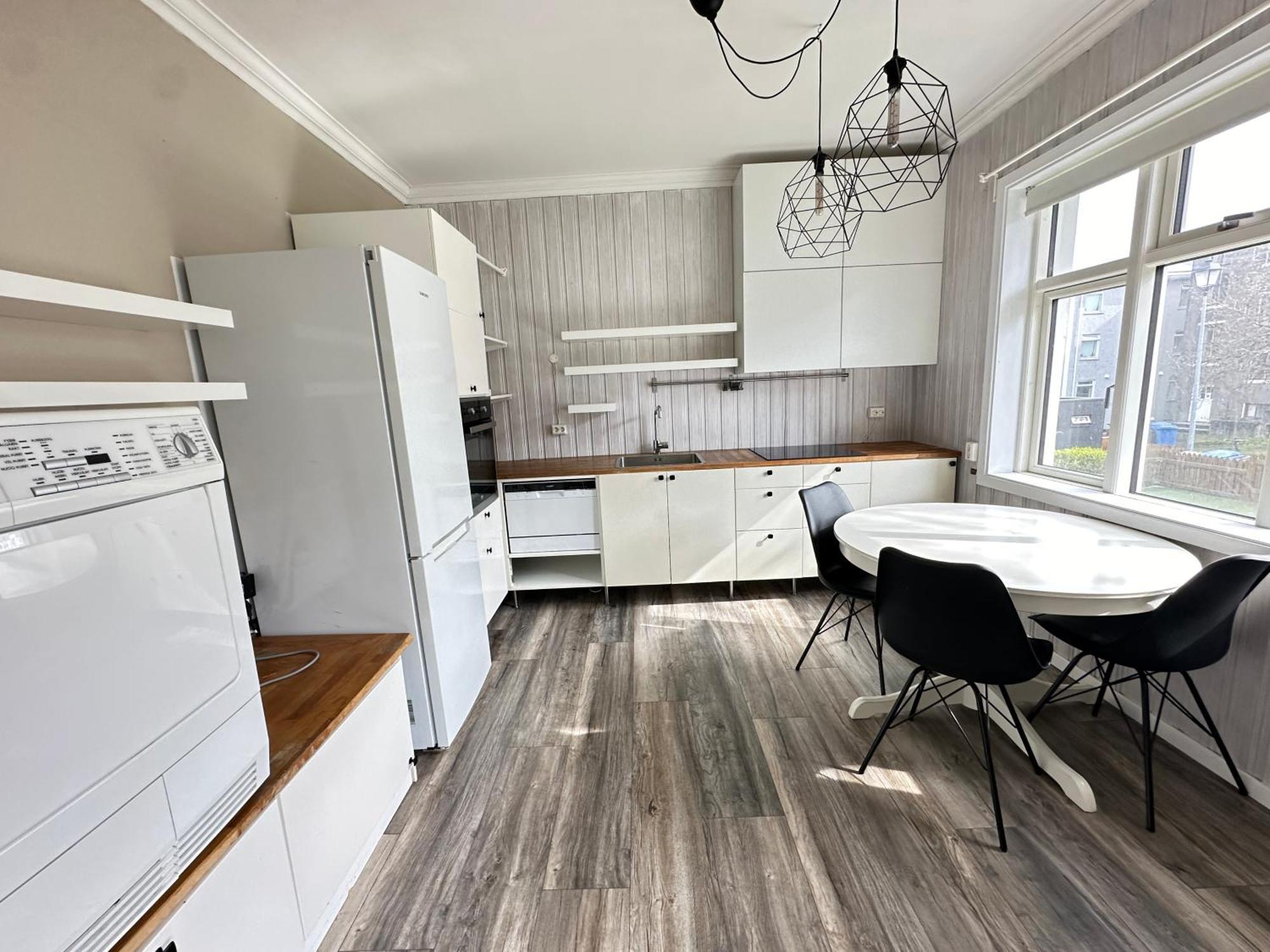 Njalsgata 80, Downtown - Birta *