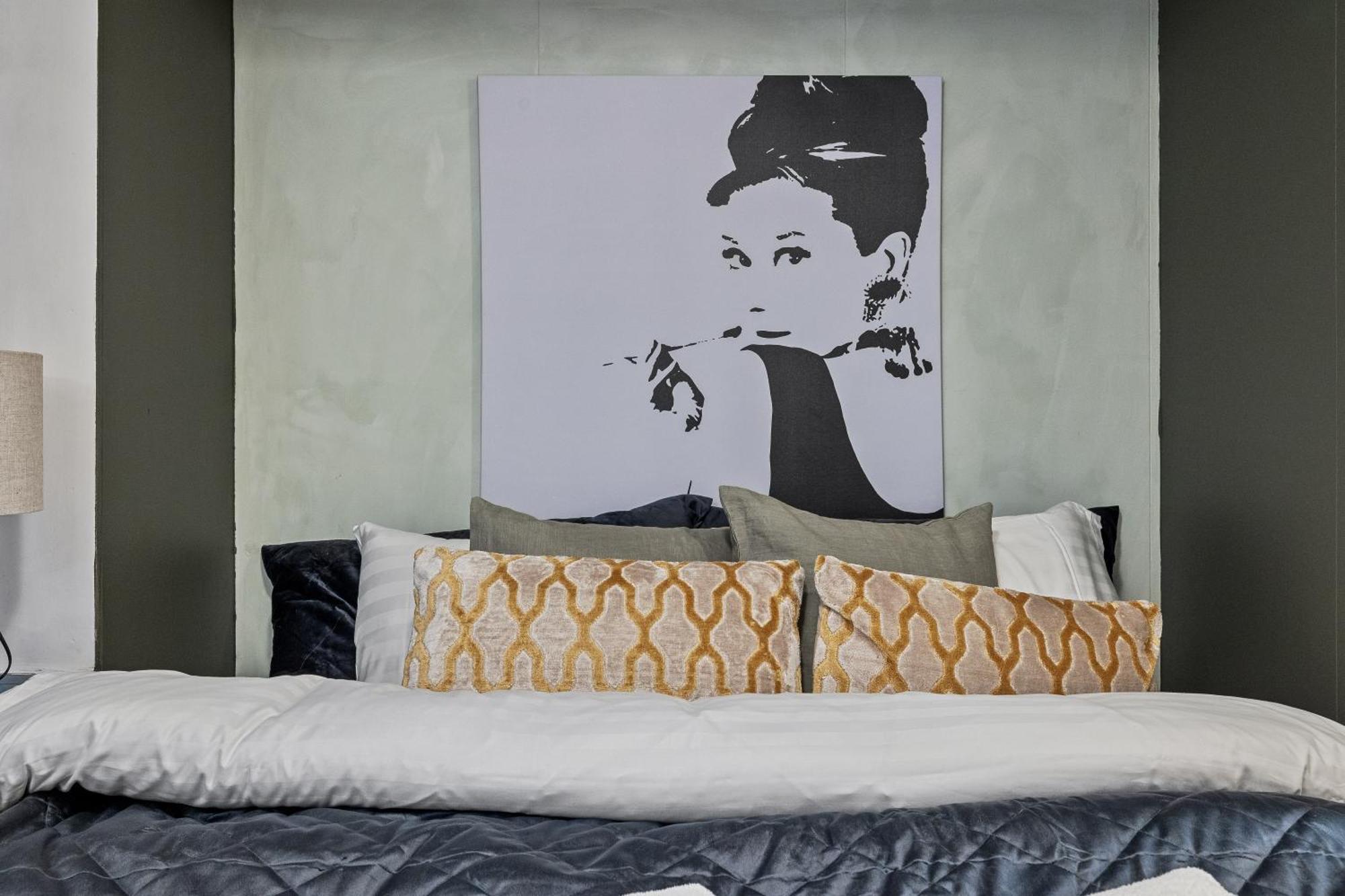 The Center Of Downtown Apartment *