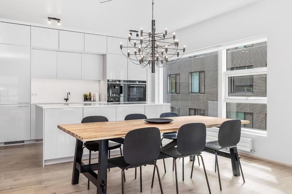 Modern Lux Retreat With 2br&2ba Heart Of The City Apartment