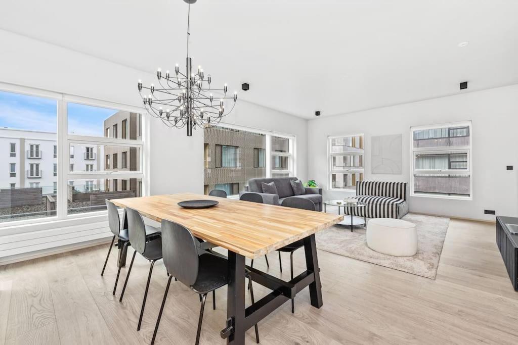 Modern Lux Retreat With 2br&2ba Heart Of The City * Reykjavík
