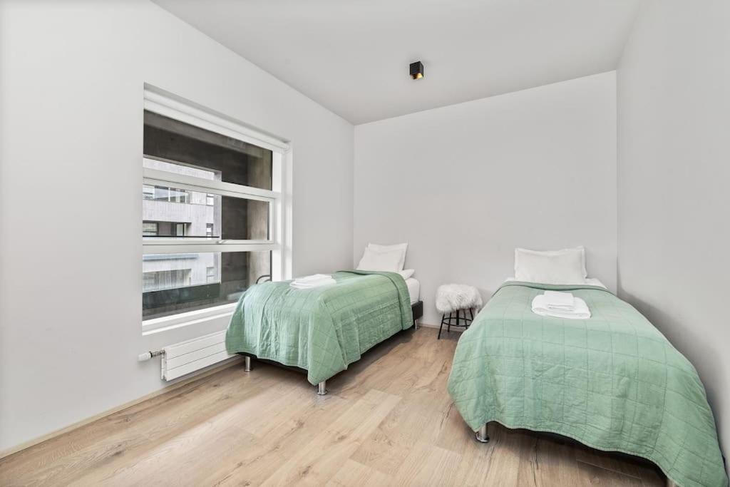 Modern Lux Retreat With 2br&2ba Heart Of The City Apartment Reykjavík