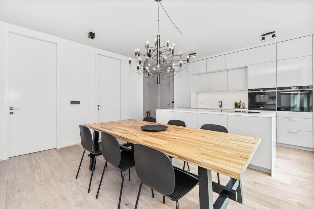 Apartment Modern Lux Retreat With 2br&2ba Heart Of The City Reykjavík