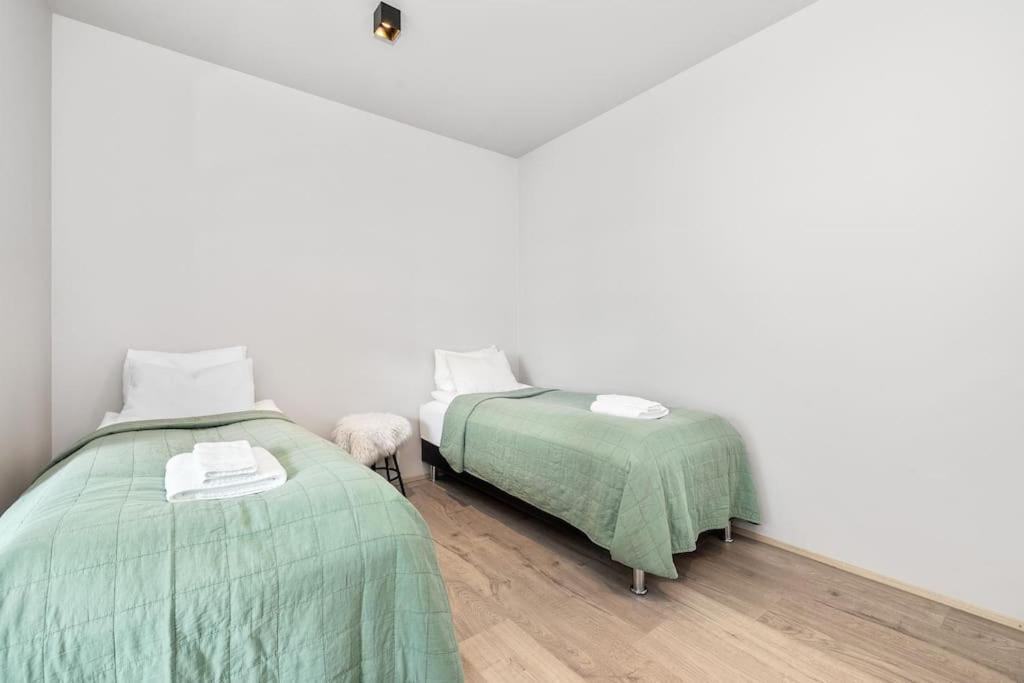 Apartment Modern Lux Retreat With 2br&2ba Heart Of The City Reykjavík