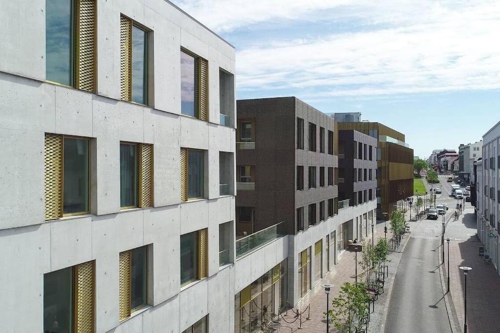 Modern Lux Retreat With 2br&2ba Heart Of The City Apartment Reykjavík