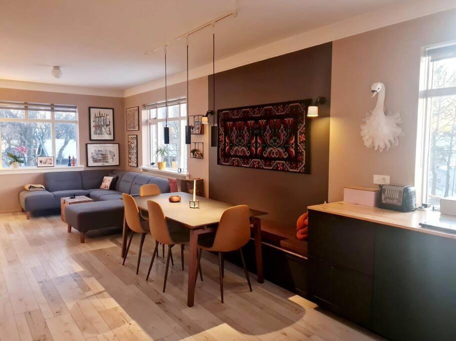 Apartment 2 Bedroom Apartment With A Loft- Close To Downtown Reykjavik