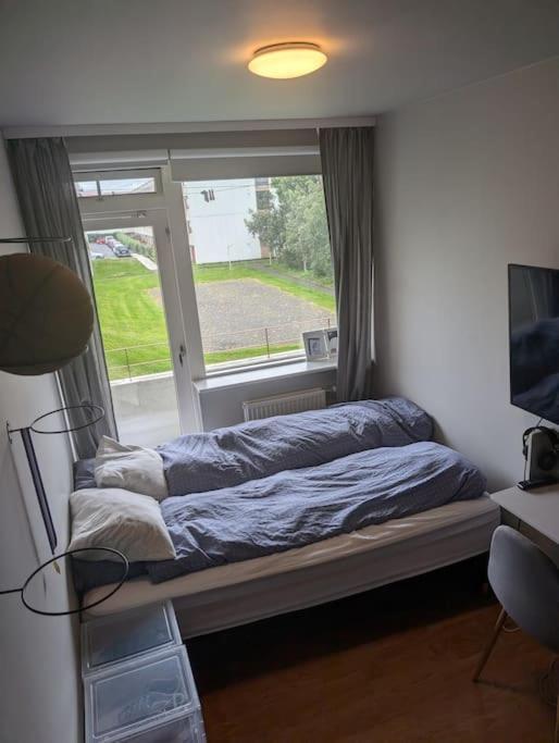 3-bedroom Apartment, Free Parking, Fragrance Free Apartamento *