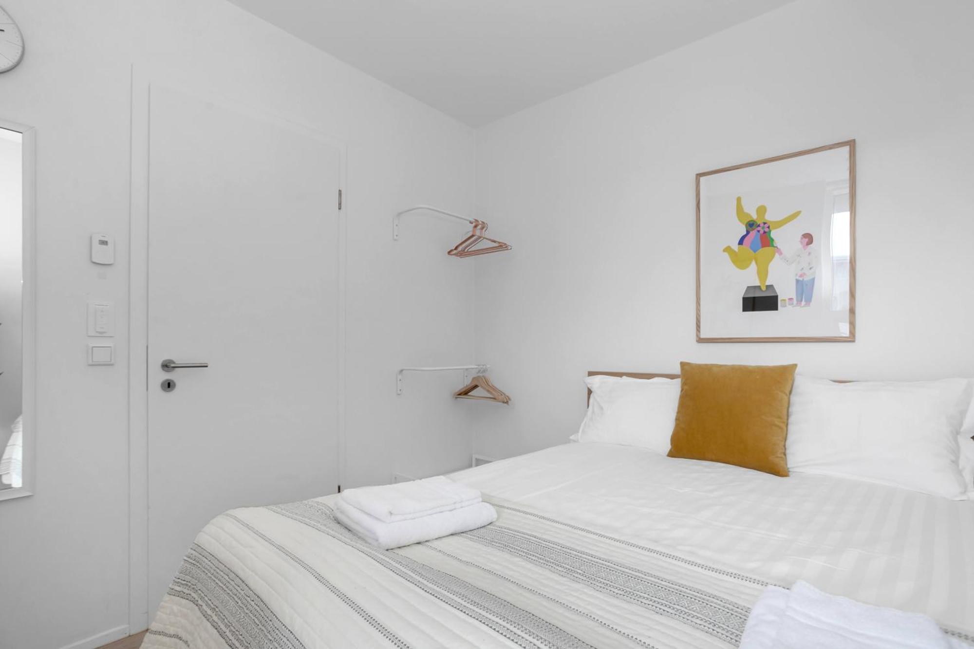 Stylish & Modern 2br Downtown Apartment
