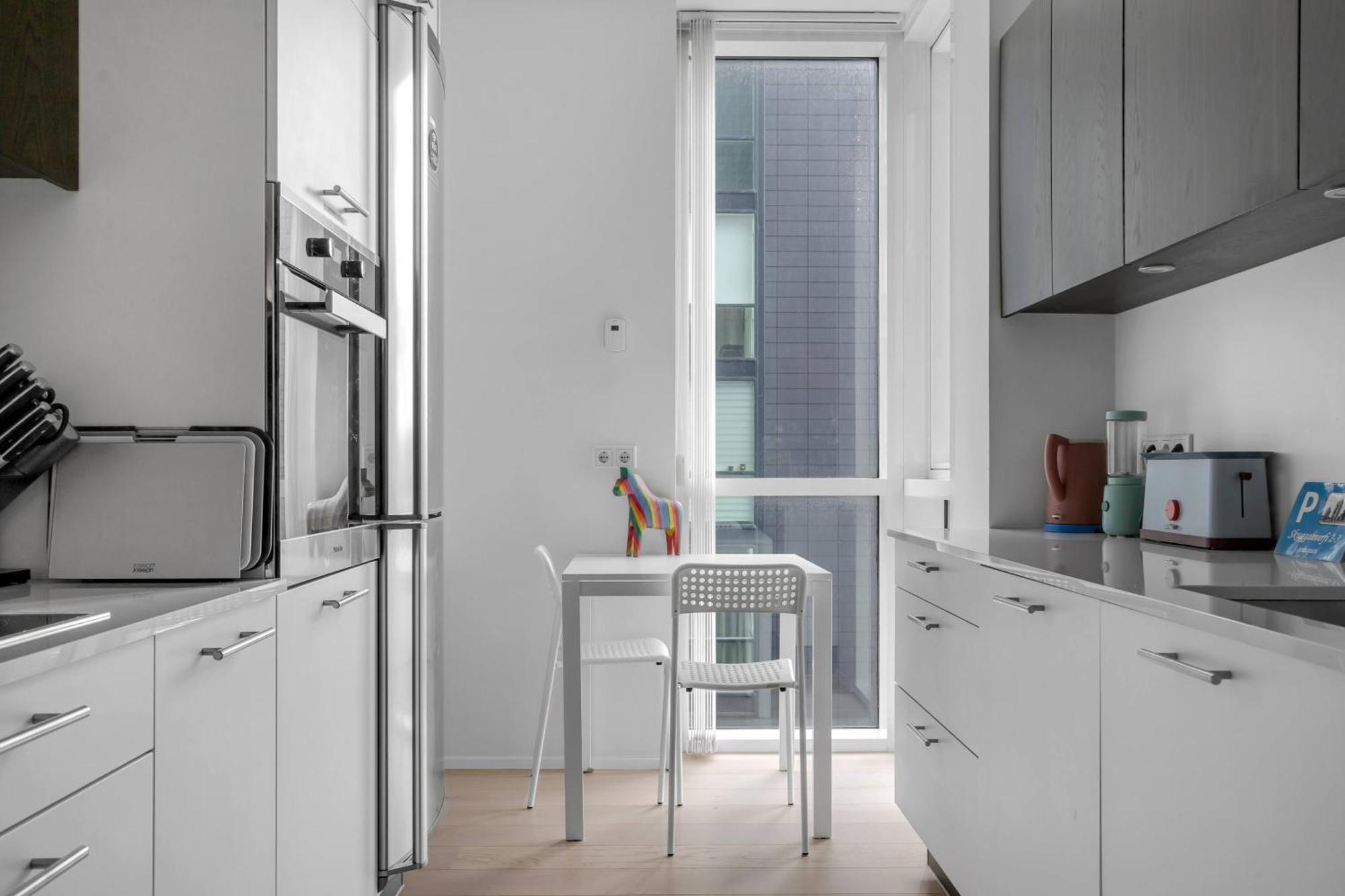 Stylish & Modern 2br Downtown Apartment