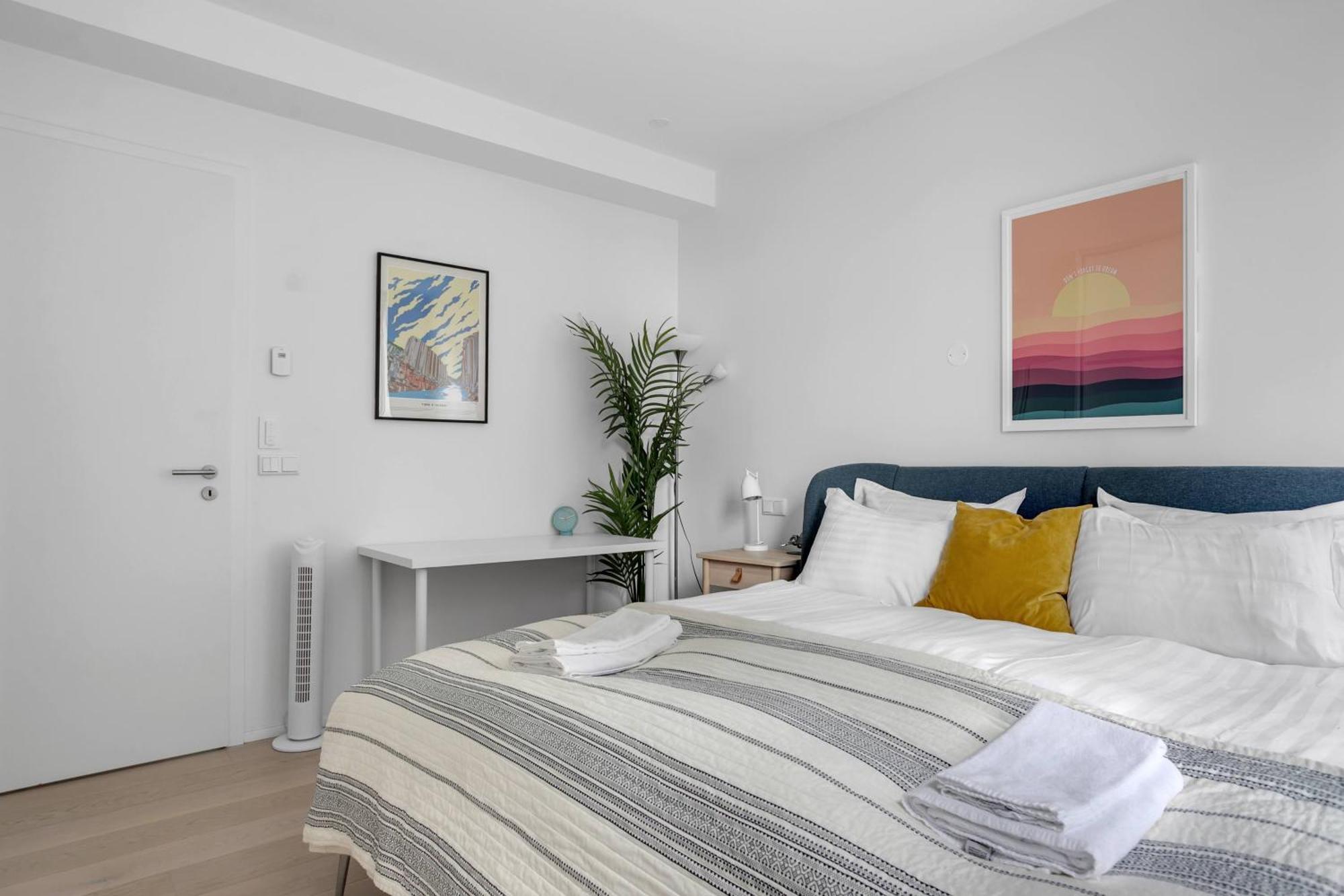 Stylish & Modern 2br Downtown Apartment *