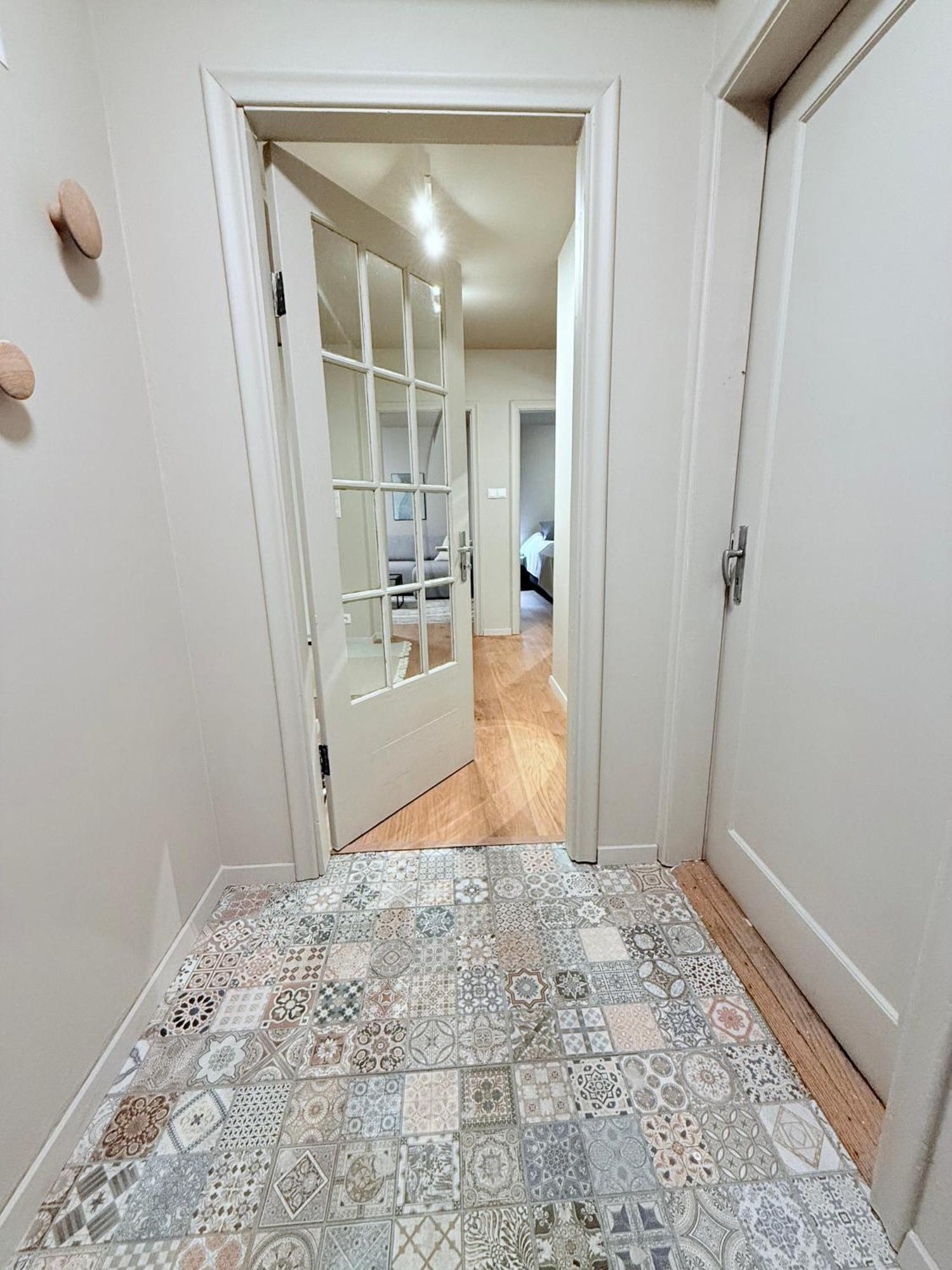 Cozy , Sleeps 4, 10 Min To Downtown, Family-friendly Reykjavik