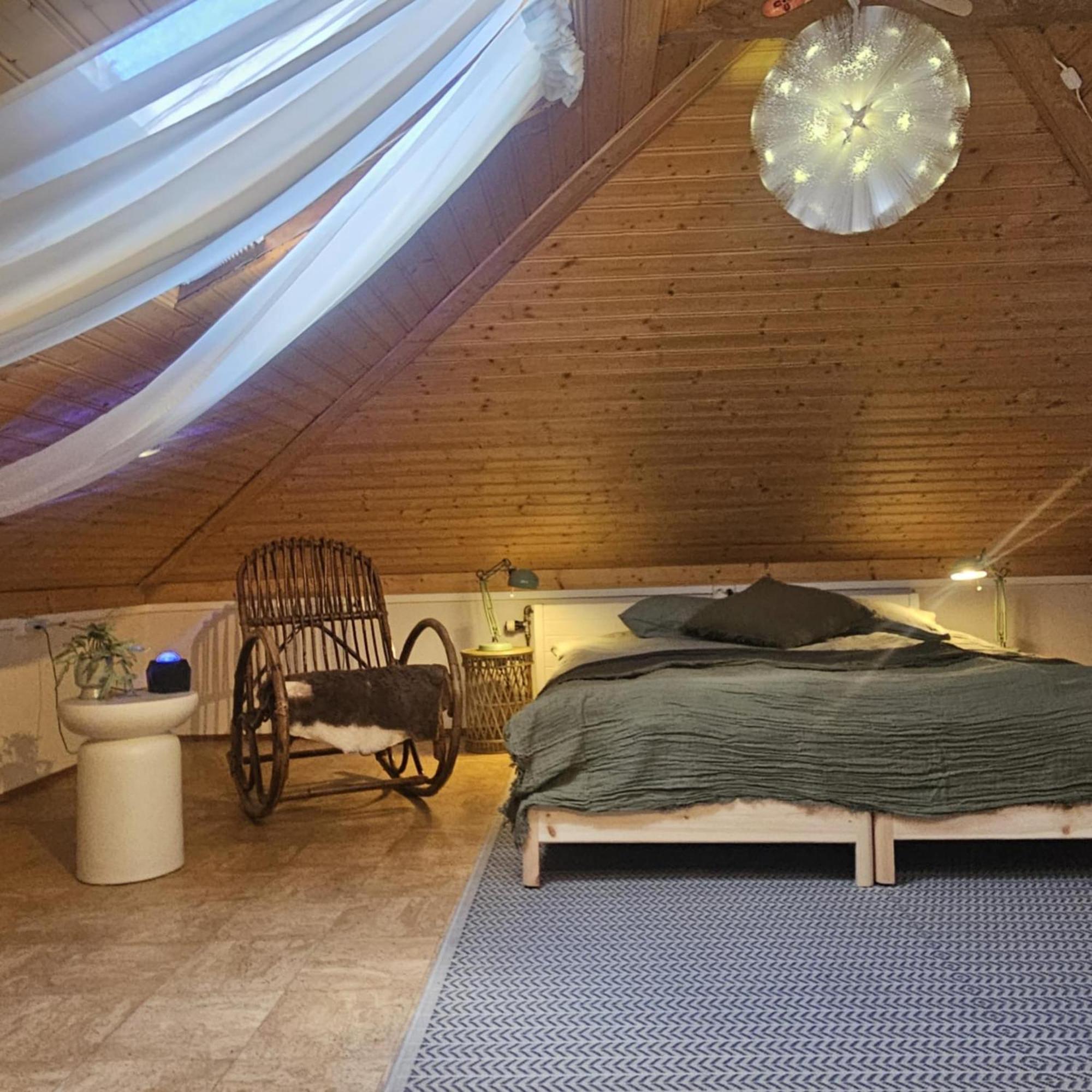 2 Bedroom With A Loft- Close To Downtown * Reykjavik