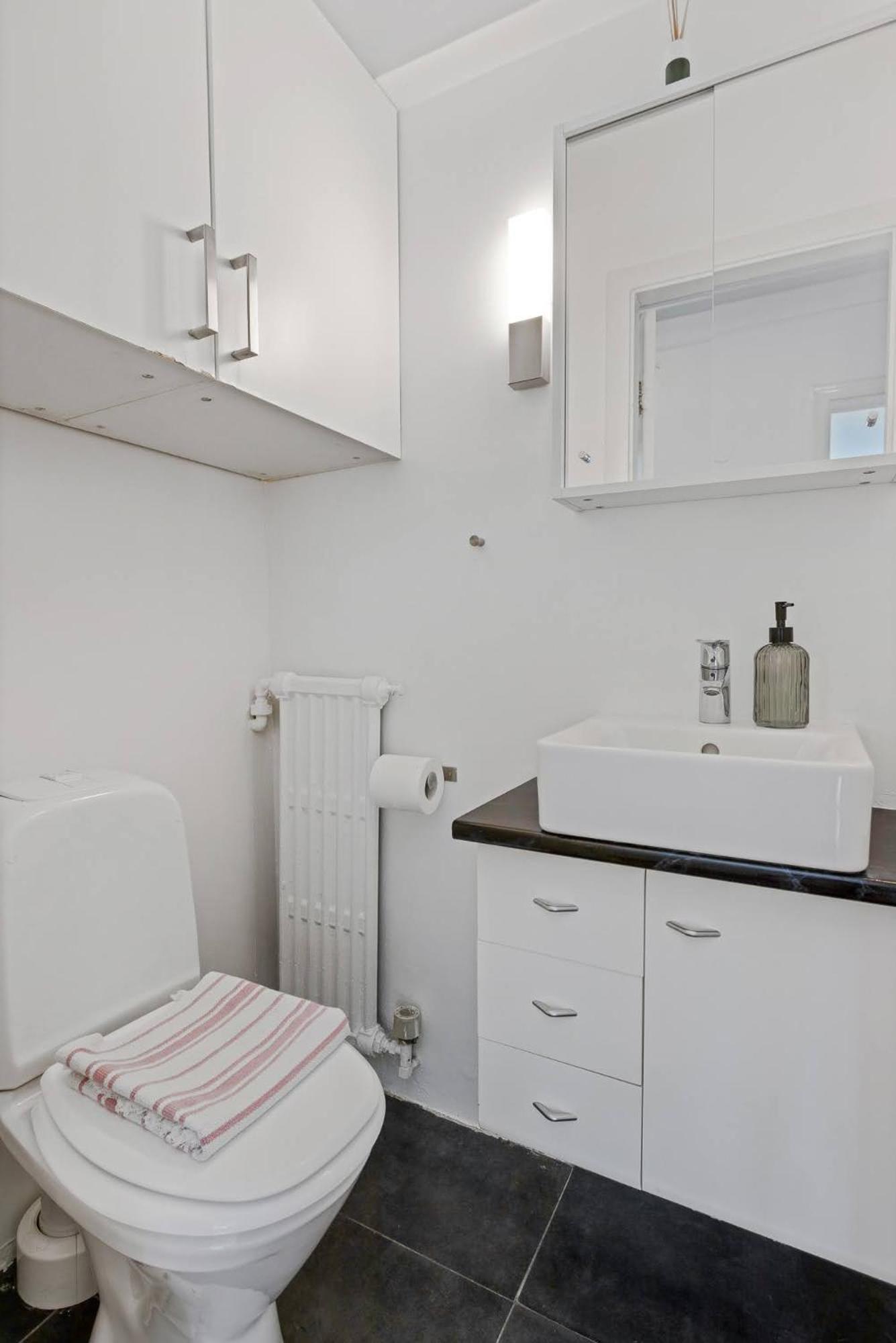 Stylish 2br Close To Center