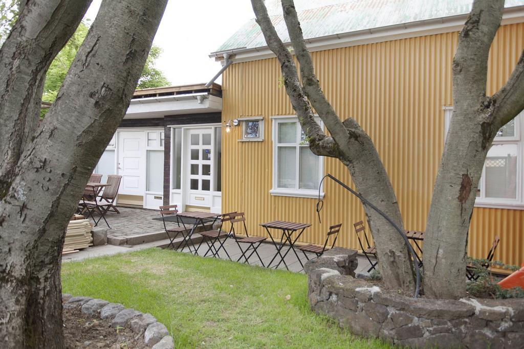 Hostal 101 *