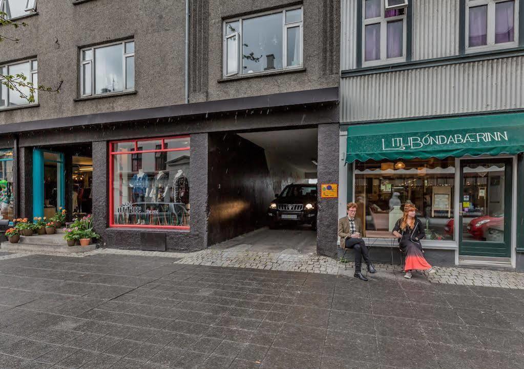 Hverfisgata * Reykjavik