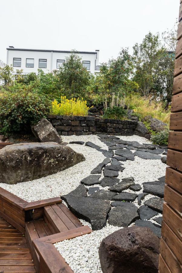 Iceland Sjf Villa, Hot Tub & Outdoor Sauna Amazing Mountains And View Over Pousada