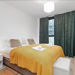 Premium Apartment Queen Downtown