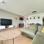 Cosy And Family Friendly Apartment In Kopavogur - Birta Rentals