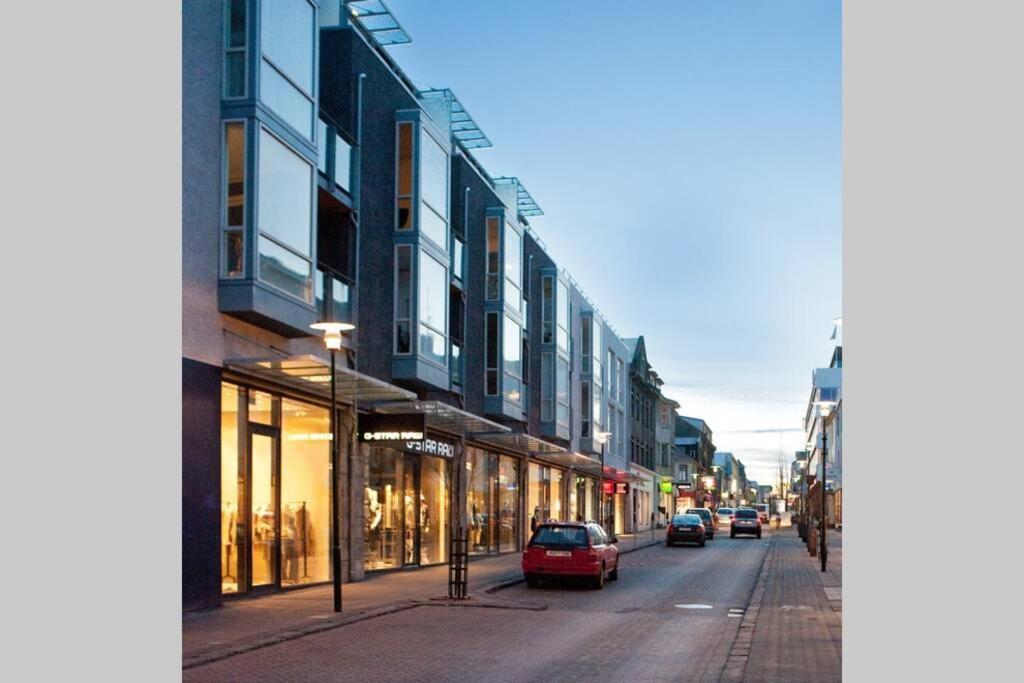 Tomas Luxury * Reikiavik