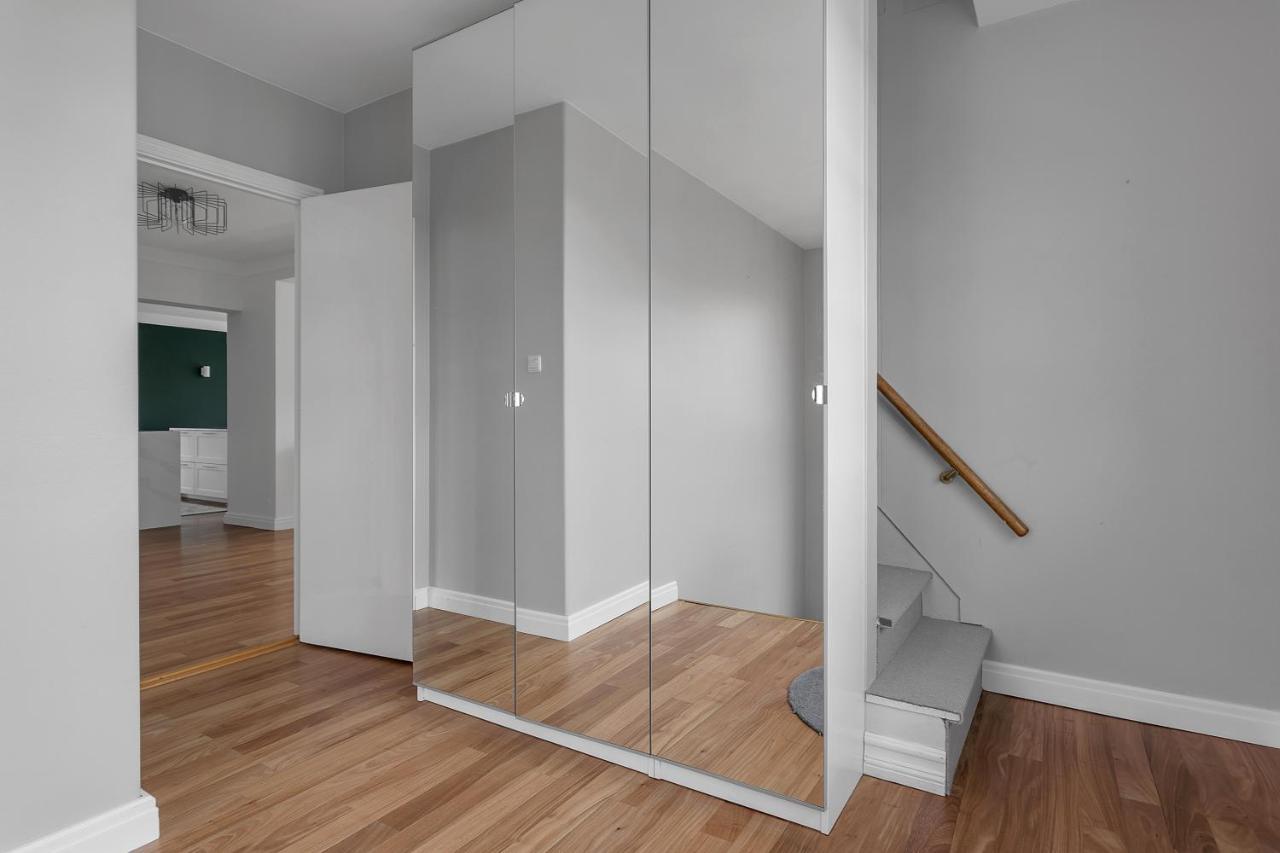 Apartamento Spacious 4 Bedroom Apt - Ideal Location *