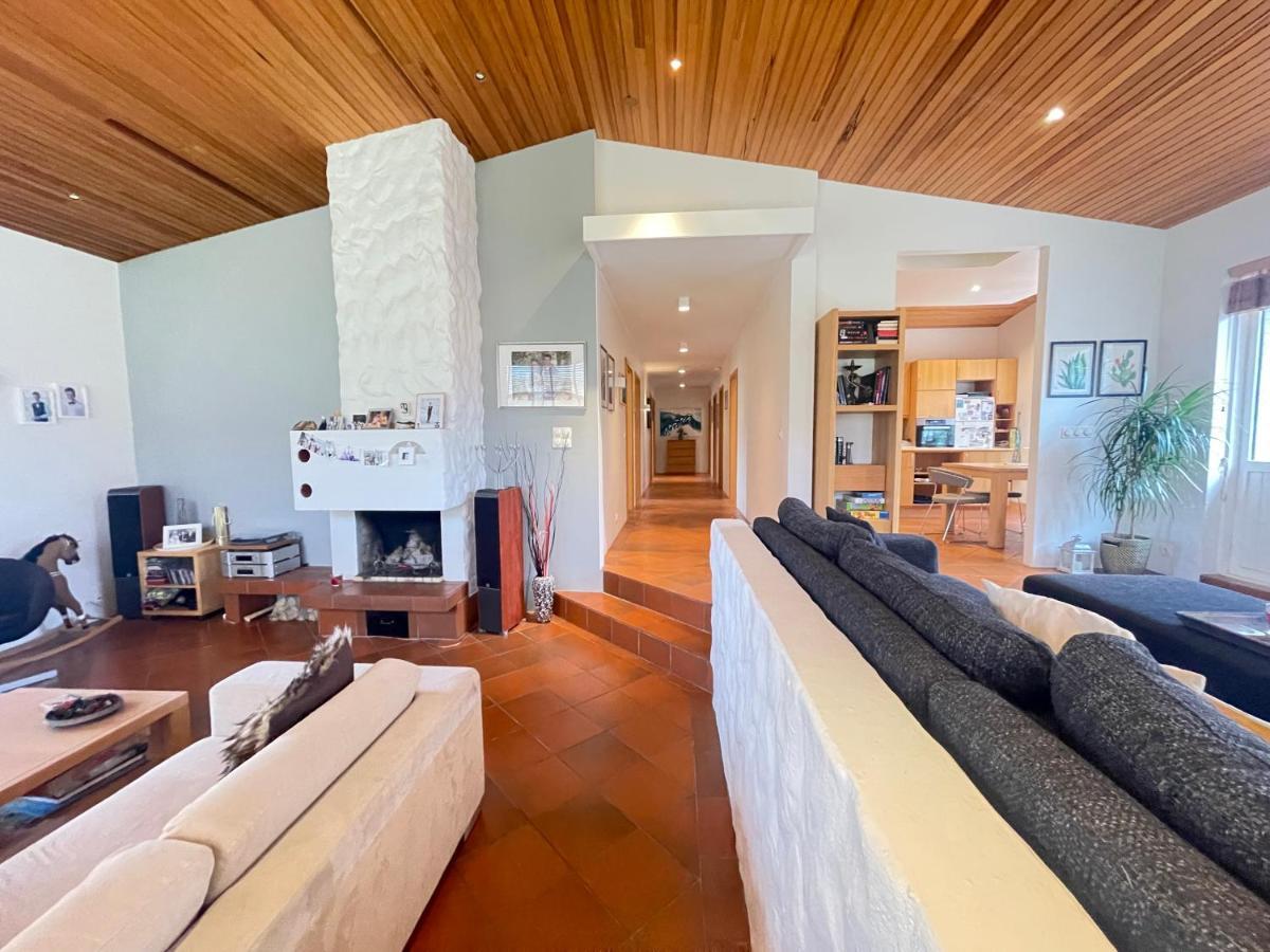 Spacious And Cozy 4 Bedroom House In Ferienhaus *