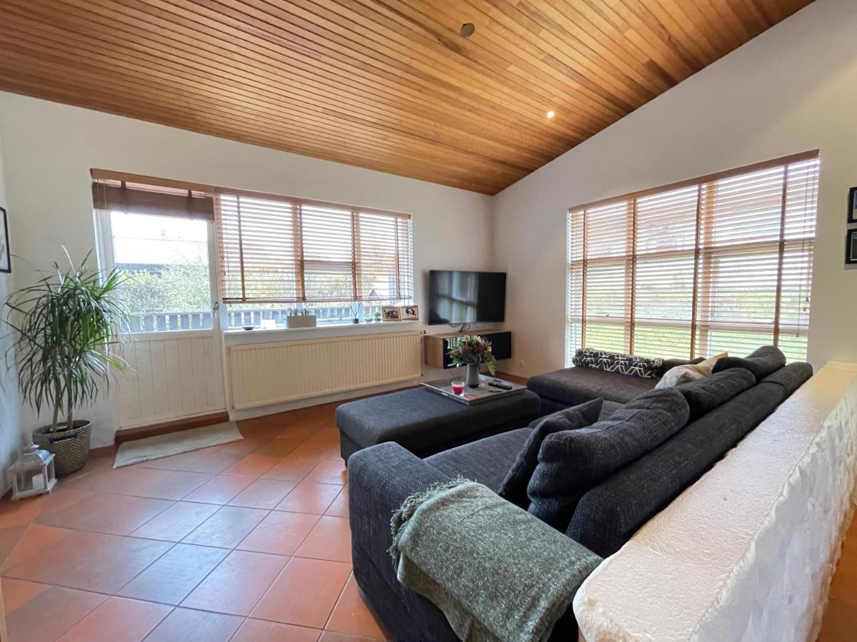 Spacious And Cozy 4 Bedroom House In Ferienhaus