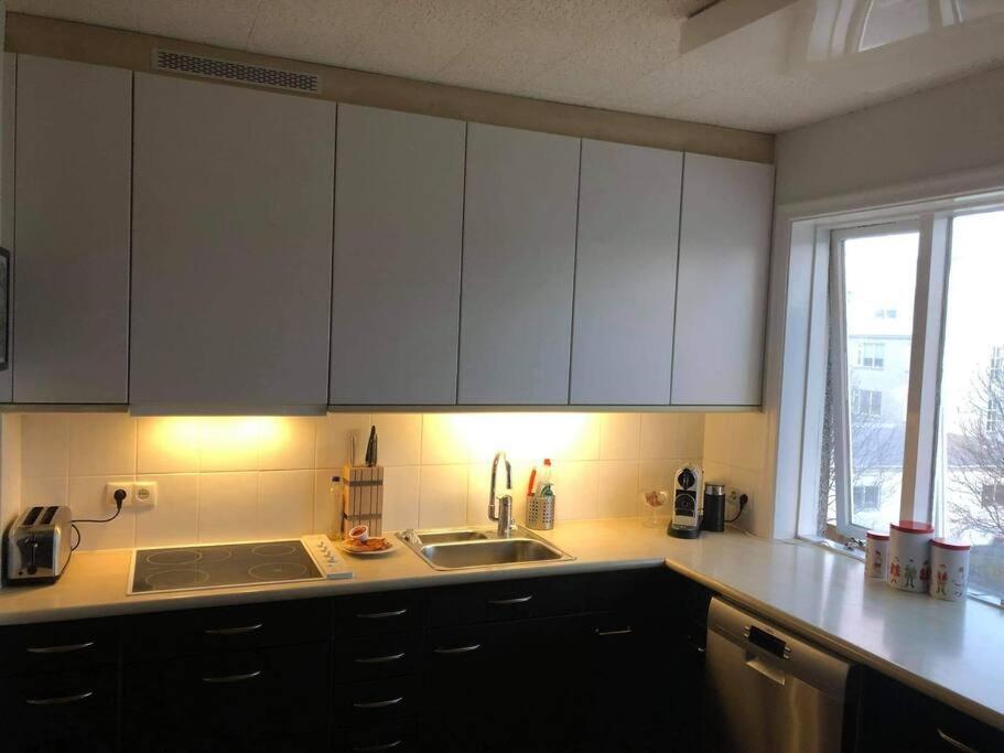 With 4 Bedrooms - Center Apartment
