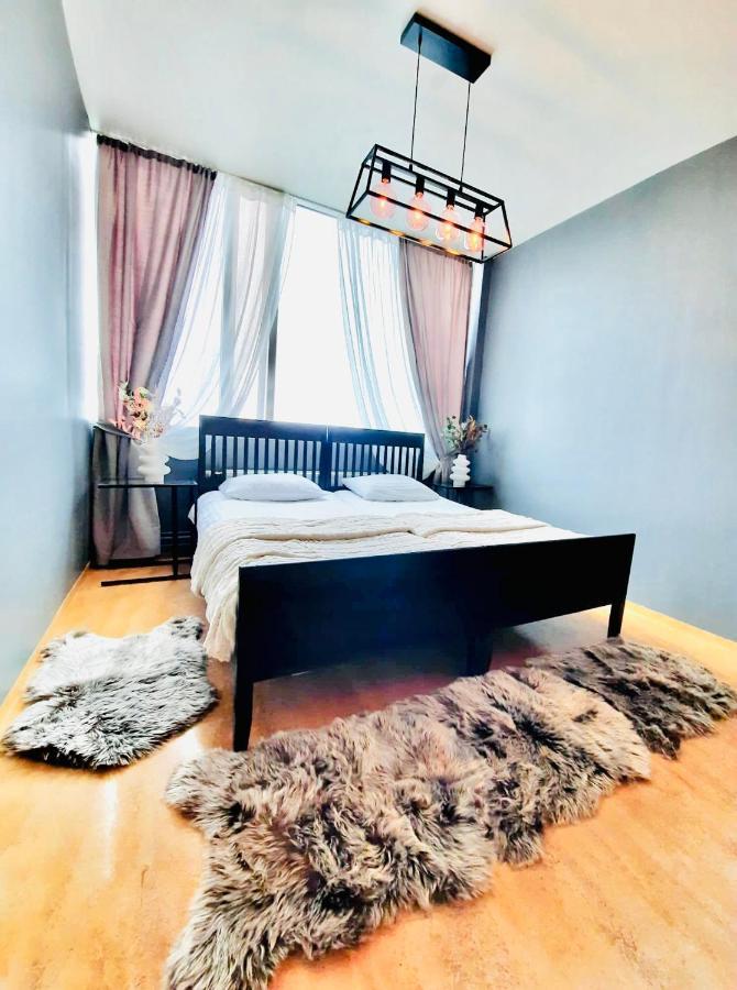 Bus - Terminal Hostal *