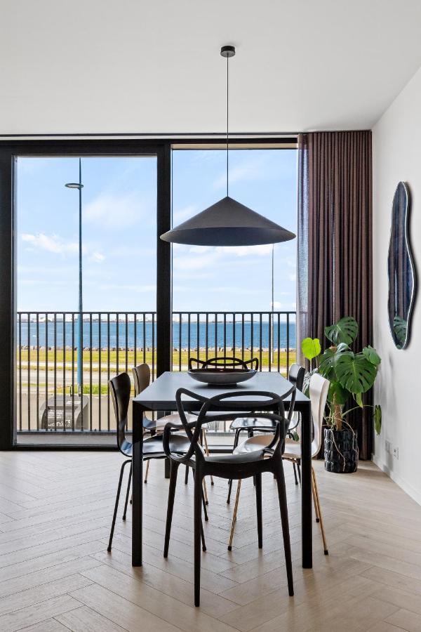 Specious 3br & 2ba With Ocean View - Free Parking Apartment *